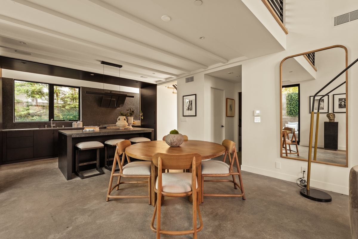 917 Hilldale Avenue, West Hollywood, CA 90069: Dining area and kitchen