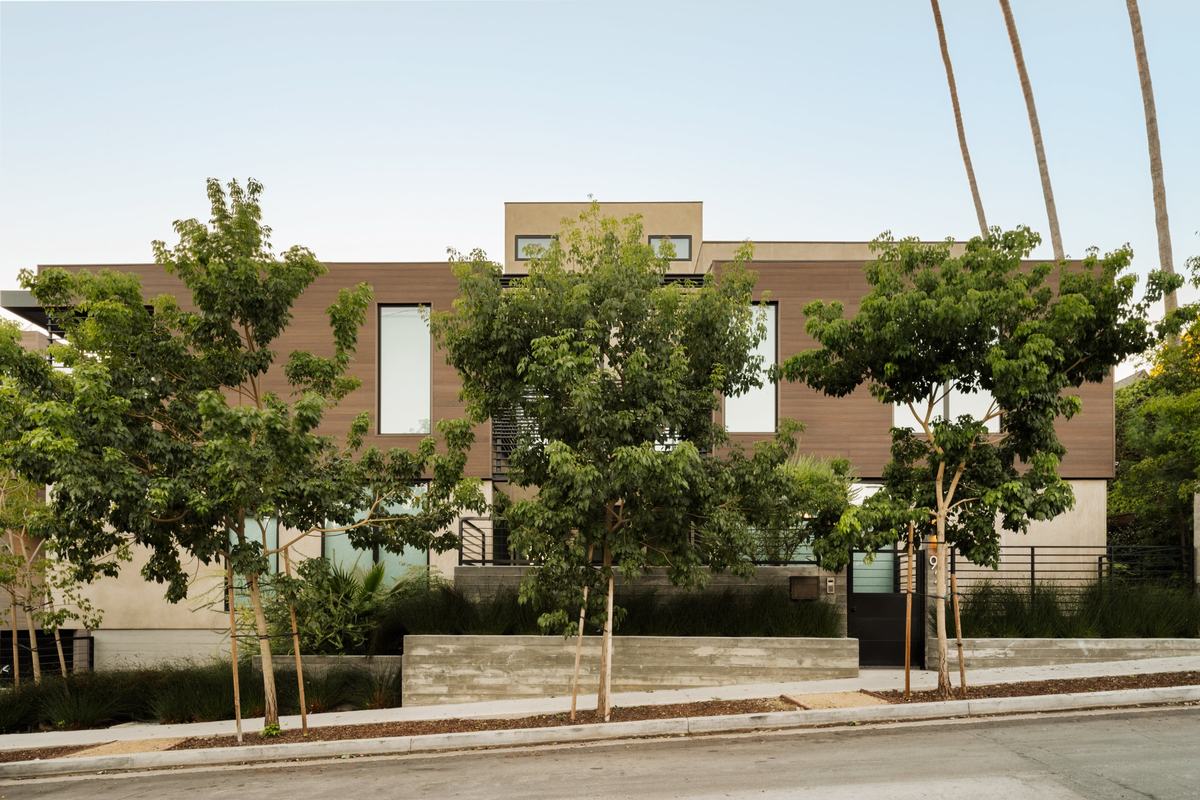 917 Hilldale Avenue, West Hollywood, CA 90069: Front facade behind street trees